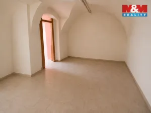 Prodej atypického bytu, Olomouc - Svatý Kopeček, nám. Sadové, 70 m2