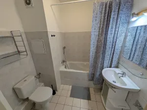 Pronájem bytu 1+kk, Praha - Záběhlice, Velenovského, 30 m2