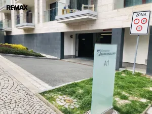Pronájem garážového stání, Praha - Smíchov, U Nikolajky, 15 m2