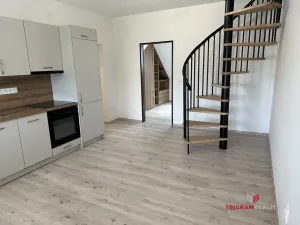 Pronájem bytu 2+1, Hradec Králové - Pražské Předměstí, Dobrovského, 56 m2