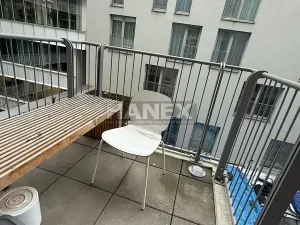 Pronájem bytu 2+kk, Praha - Karlín, Křižíkova, 66 m2