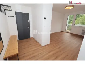 Pronájem bytu 2+kk, Praha - Prosek, Veltruská, 60 m2