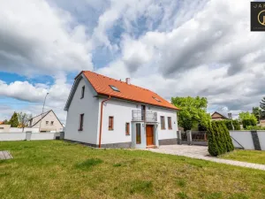 Prodej rodinného domu, Kladno, Svépomoc, 209 m2