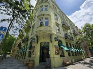 Pronájem restaurace, Praha - Karlín, Křižíkova, 320 m2