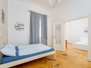 Pronájem bytu 3+1, Praha - Nové Město, Vyšehradská, 90 m2