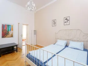Pronájem bytu 3+1, Praha - Nové Město, Vyšehradská, 90 m2