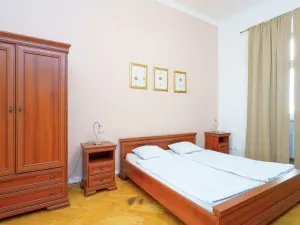 Pronájem bytu 3+1, Praha - Nové Město, Vyšehradská, 90 m2