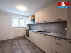 Pronájem bytu 2+1, Hradec Králové - Věkoše, Lomená, 58 m2