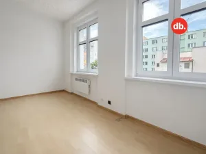 Prodej bytu 2+1, Karlovy Vary, Sokolovská, 77 m2