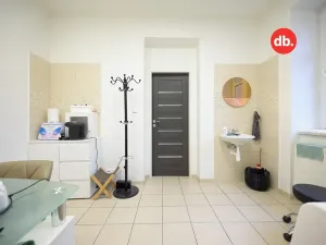 Pronájem obchodního prostoru, Karlovy Vary, Nejdecká, 16 m2