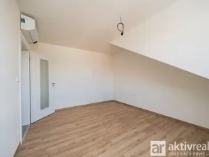 Pronájem bytu 2+kk, Ovčáry, Na Bulánce, 62 m2