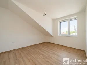 Pronájem bytu 2+kk, Ovčáry, Na Bulánce, 62 m2