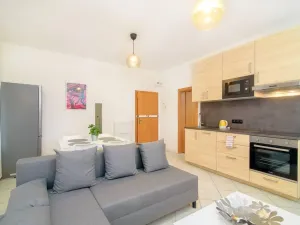 Pronájem bytu 2+kk, Praha - Karlín, Sokolovská, 50 m2