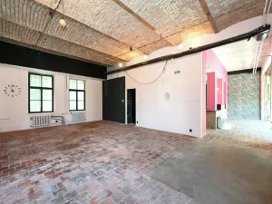Pronájem restaurace, Hradec Králové, Pospíšilova, 159 m2