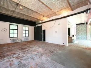 Pronájem restaurace, Hradec Králové, Pospíšilova, 159 m2