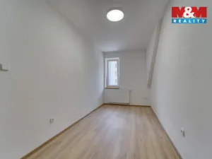 Pronájem bytu 2+1, Plzeň - Doubravka, Zábělská, 35 m2