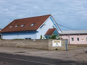 Prodej výrobních prostor, Milčice, 5167 m2