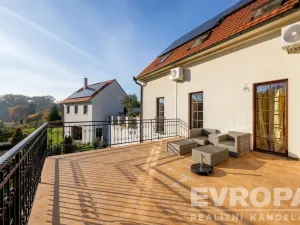 Prodej rodinného domu, Košátky, 350 m2