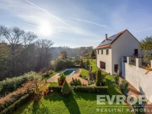 Prodej rodinného domu, Košátky, 350 m2