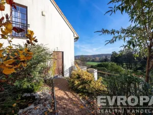 Prodej rodinného domu, Košátky, 350 m2