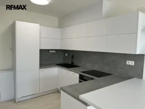 Pronájem bytu 1+kk, Zlín, Čepkovská, 28 m2