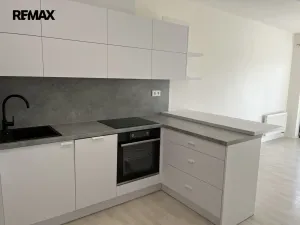 Pronájem bytu 1+kk, Zlín, Čepkovská, 28 m2