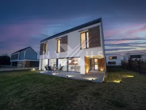 Pronájem rodinného domu, Přezletice, Hrušková, 169 m2