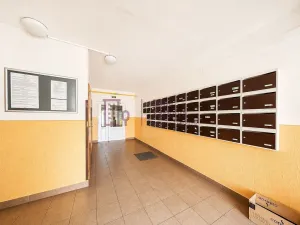 Pronájem bytu 1+kk, Jindřichův Hradec - Jindřichův Hradec III, sídliště Vajgar, 27 m2