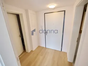 Pronájem bytu 1+kk, Praha, Libušská, 44 m2