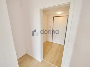Pronájem bytu 1+kk, Praha, Libušská, 44 m2