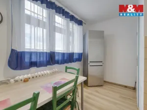 Prodej bytu 3+1, Hrádek - Nová Huť, 1. máje, 67 m2