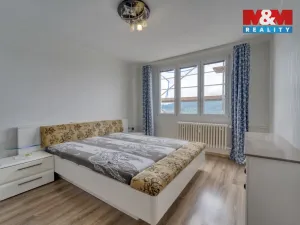 Prodej bytu 3+1, Hrádek - Nová Huť, 1. máje, 67 m2