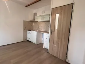 Pronájem bytu 1+1, Chomutov, Kyjická, 36 m2