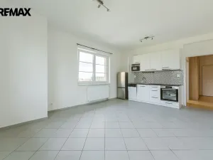 Pronájem bytu 3+kk, Holubice - Kozinec, Lesní, 65 m2