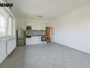 Pronájem bytu 3+kk, Holubice - Kozinec, Lesní, 65 m2