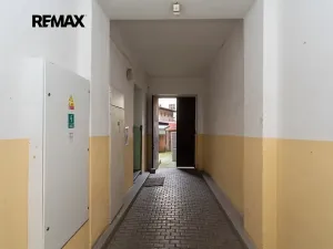 Pronájem skladu, Praha - Strašnice, Starostrašnická, 140 m2