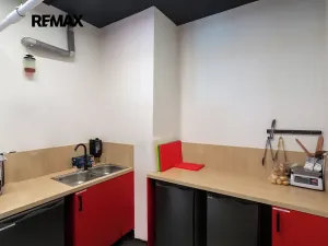 Pronájem obchodního prostoru, Praha - Strašnice, Starostrašnická, 158 m2