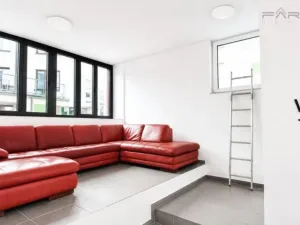 Pronájem kanceláře, Praha - Libeň, Drahobejlova, 705 m2