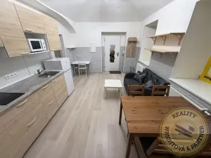 Prodej bytu 2+kk, Praha - Libeň, Zenklova, 37 m2