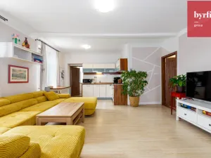 Prodej bytu 5+kk, Krnov, Hlubčická, 117 m2