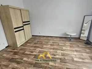 Pronájem bytu 2+kk, Praha - Michle, Adamovská, 42 m2