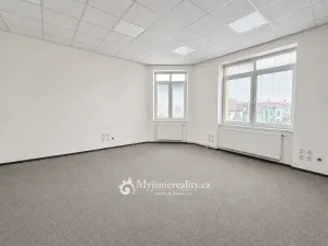 Pronájem kanceláře, Znojmo, Bezručova, 65 m2