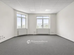Pronájem kanceláře, Znojmo, Bezručova, 65 m2