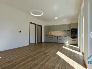 Pronájem kanceláře, Herink, U Kovárny, 55 m2