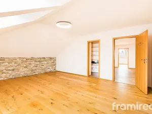 Prodej rodinného domu, Ohrobec, Krátká, 298 m2