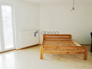 Pronájem bytu 1+kk, Praha, Mattioliho, 37 m2