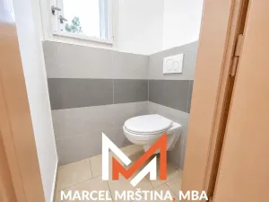 Pronájem bytu 2+1, Náchod, Husovo náměstí, 74 m2