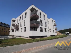 Pronájem bytu 2+kk, Hradec Králové - Třebeš, Pod Svahem, 62 m2