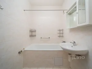 Prodej bytu 3+1, Praha - Chodov, Brodského, 72 m2