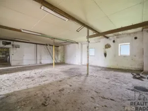 Prodej komerční nemovitosti, Holetín, 400 m2